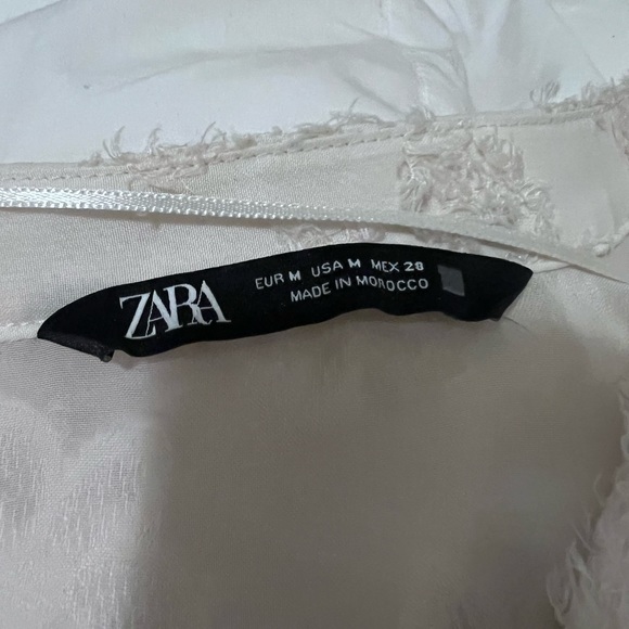 Zara Top 🤍 - Picture 2 of 5